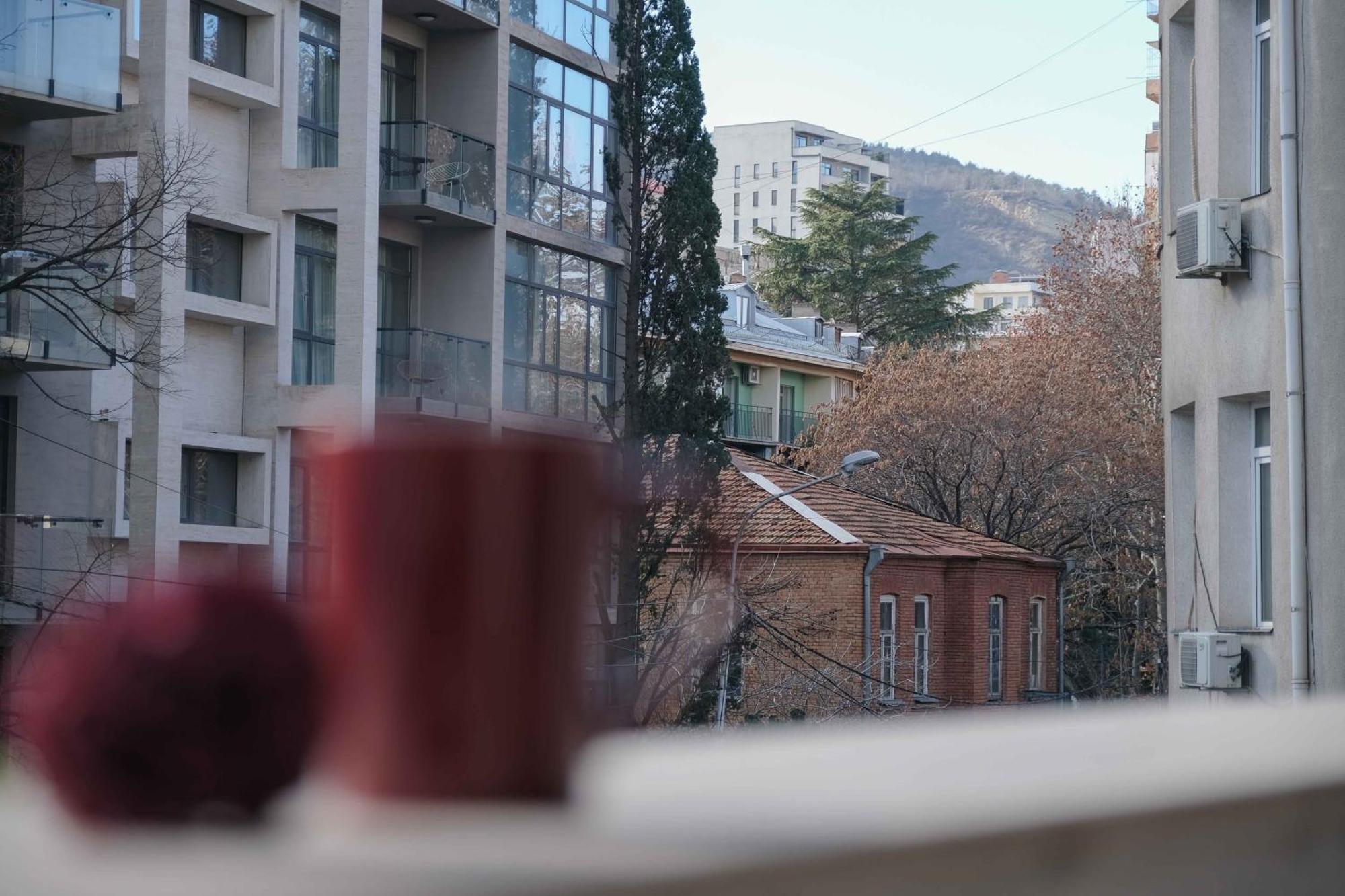 Round Garden Hotel Tbilisi Exteriör bild