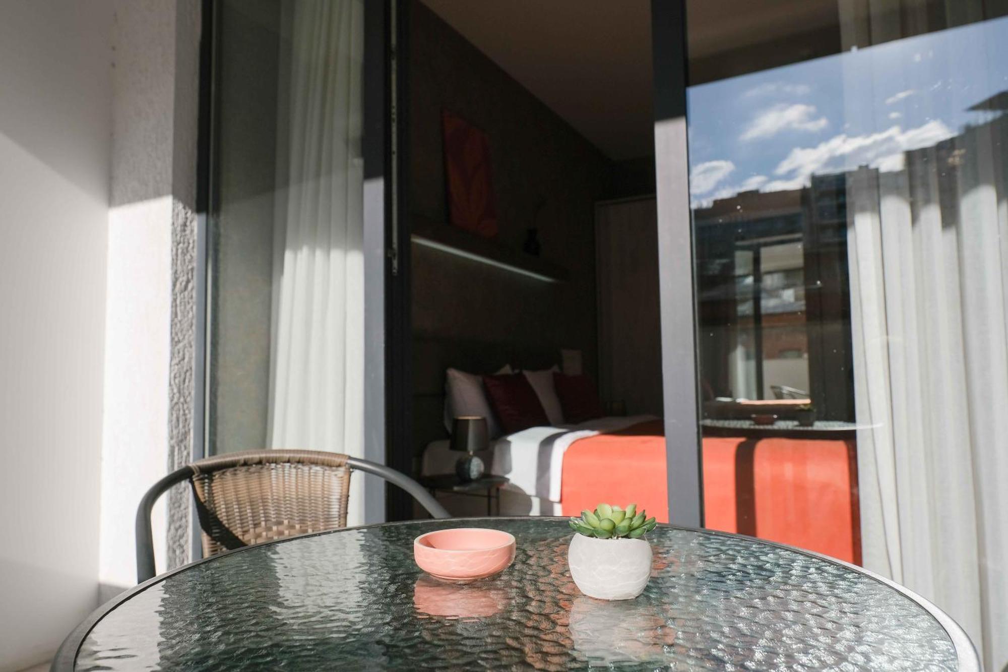 Round Garden Hotel Tbilisi Exteriör bild