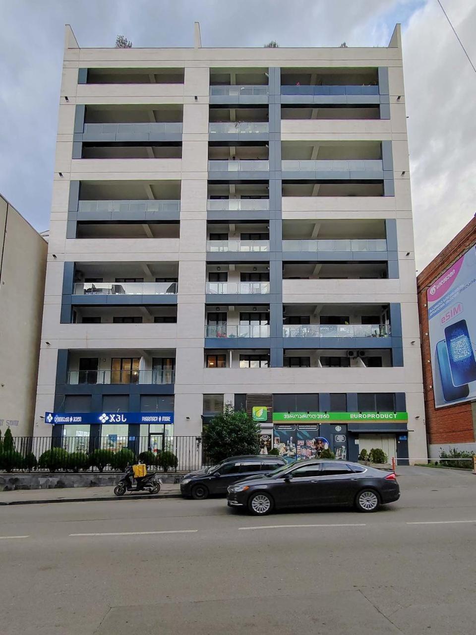Round Garden Hotel Tbilisi Exteriör bild